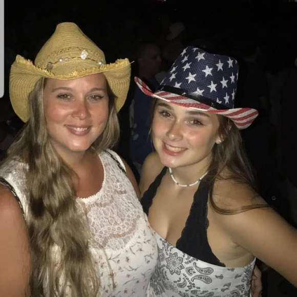 Meet your Posher, Kim - Picture 1 of 1